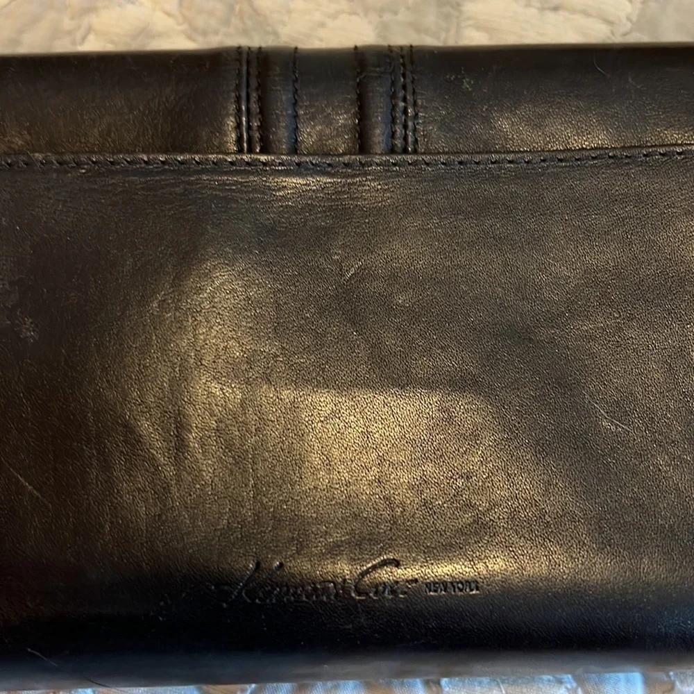 Kenneth Cole wallet. Deep brown/ black. Preppy. Vintage.